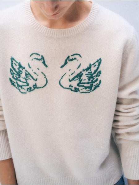 White + Warren - Pull brodé cygne en mélange de cachemire