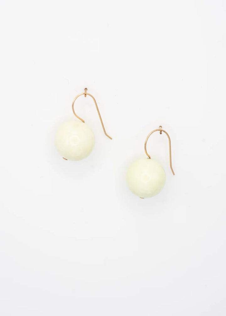 Flora - Boucles d’oreilles magnésite citron rond 14 mm crochet en or rempli