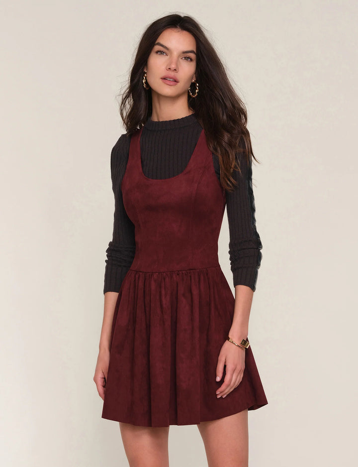 Heartloom - Robe Morena