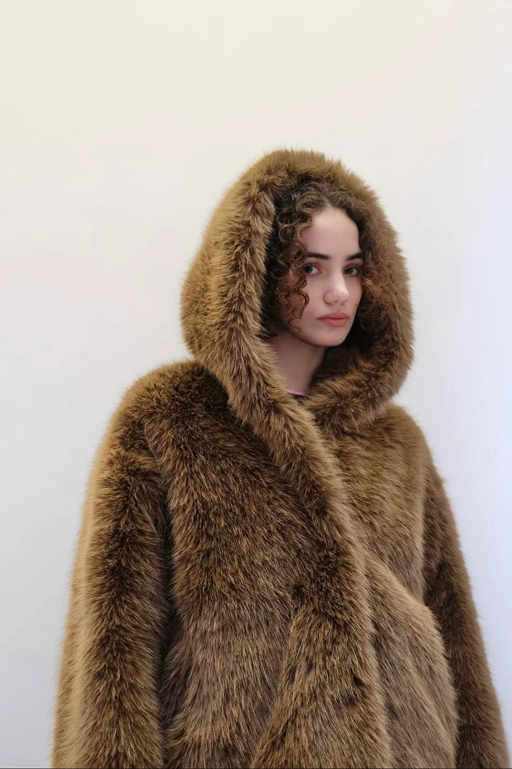 Girlfriend Material - Manteau Mirth