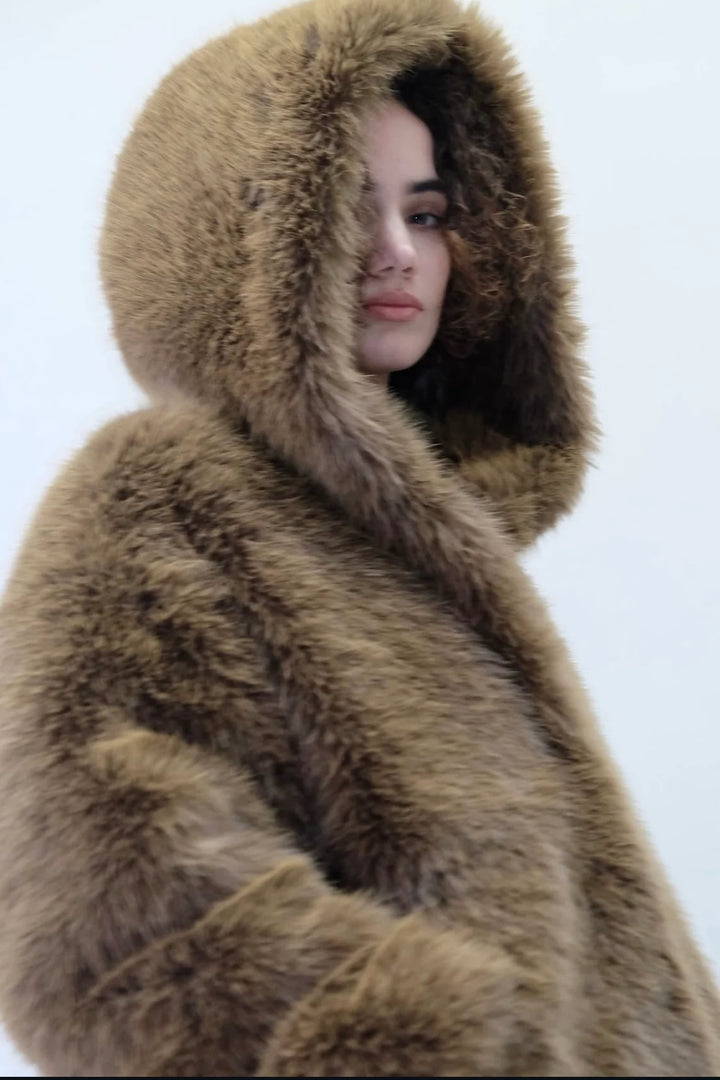 Girlfriend Material - Manteau Mirth