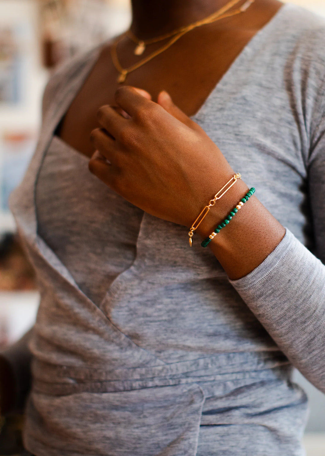 Flora - Bracelet 6 po pierres de malachite et billes en or rempli