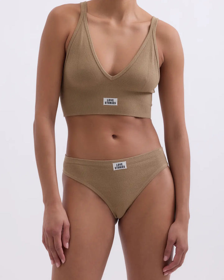 Love Stories - Bra Posey