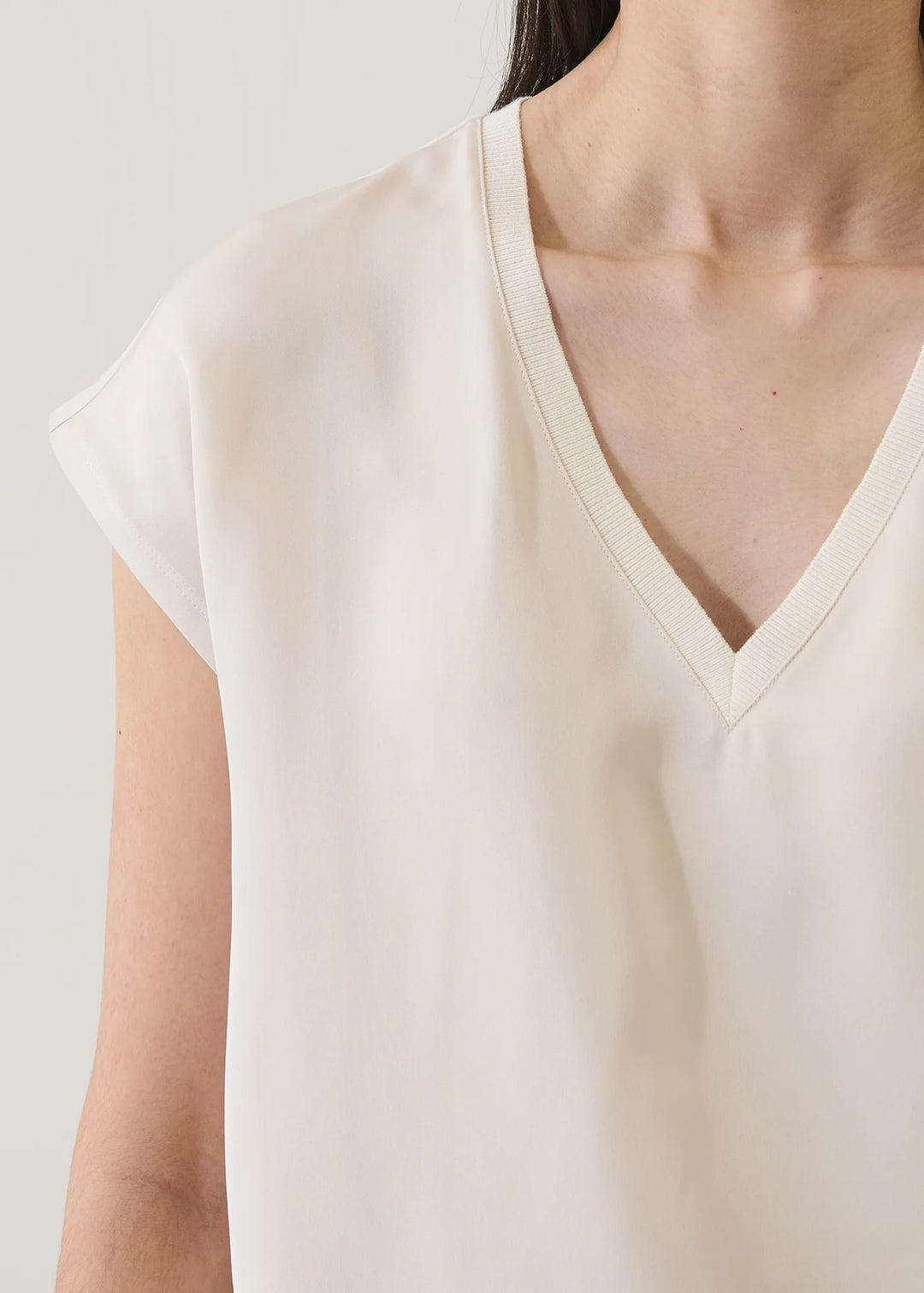 Patrick Assaraf - T. Shirt en soie col V