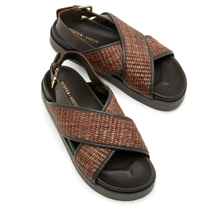 Sister x Soeur - Amari