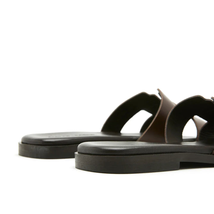 Sister x Soeur - Barb Brun