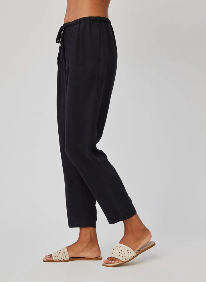 Bella Dahl - Lina Pleated Drawstring Trouser - Boutique Billie 