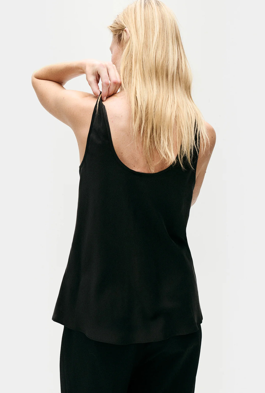 Silk Laundry - Scoop Neck Tank - Boutique Billie 